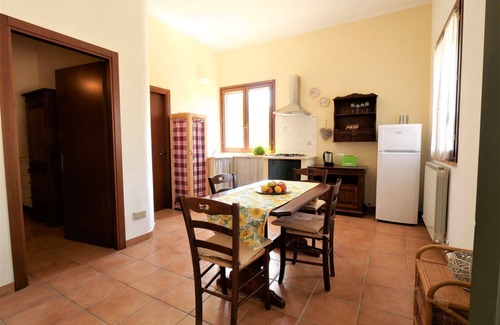 Montorsaio House | Nice apartment in villa for 2 people with WIFI, pool, TV and patio
