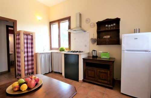 Montorsaio House | Nice apartment in villa for 2 people with WIFI, pool, TV and patio