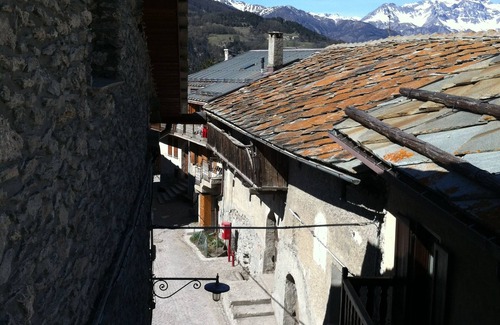 Sauze d'Oulx Apartment | Nice apartment in the historic center