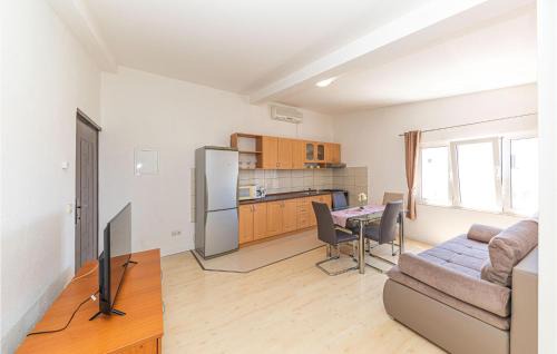 Kastel Gomilica Apartment | Nice Apartment In Kastel Gomilica With Kitchen