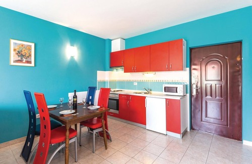 Zelenka Apartment | Nice apartment in Makarska with WiFi