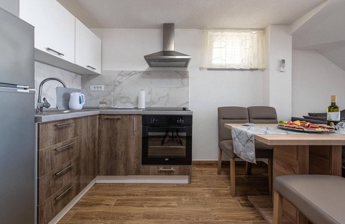 Petrcane Apartment | Nice apartment in Petrcane with WiFi
