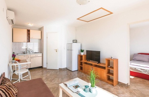 Gradac Apartment | Nice apartment in Podaca with WiFi