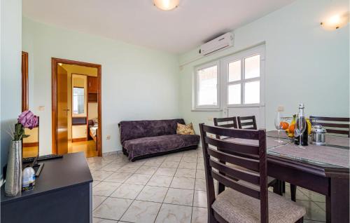 Rtina Apartment | Nice Apartment In Rtina With Wifi
