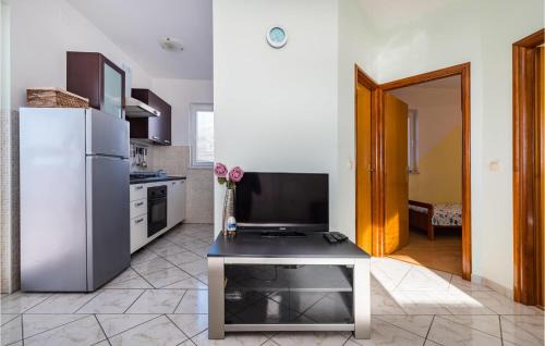 Rtina Apartment | Nice Apartment In Rtina With Wifi