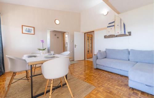 Stinica Apartment | Nice Apartment In Stinica