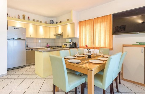 Stinjan Apartment | Nice apartment in Stinjan