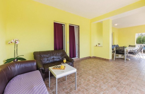 Stinjan Apartment | Nice apartment in Stinjan