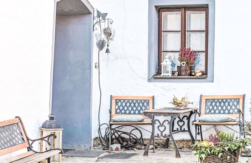 Horni Plana Villa | Nice apartment in villa for 3 guests with WIFI, pool, TV and pets allowed