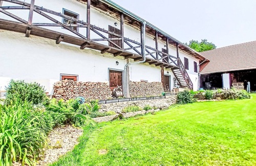 Horni Plana Villa | Nice apartment in villa for 3 guests with WIFI, pool, TV and pets allowed