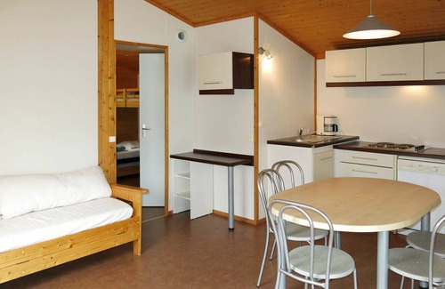 Beynat House | Nice apartment in villa for 4 guests with WIFI, pool, TV, terrace and pets allowed