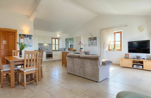 Bibali House | Nice apartment in villa for 5 guests with A/C, pool, WIFI, TV and terrace
