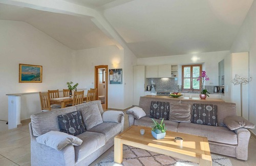 Bibali House | Nice apartment in villa for 5 guests with A/C, pool, WIFI, TV and terrace