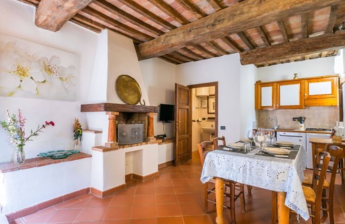 San Macario In Monte Villa | Nice apartment in villa for 4 guests with WIFI, pool, TV, terrace and pets allowed