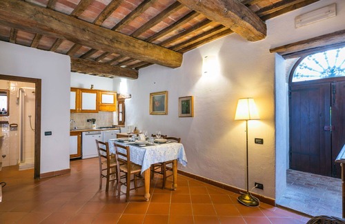 San Macario In Monte Villa | Nice apartment in villa for 4 guests with WIFI, pool, TV, terrace and pets allowed