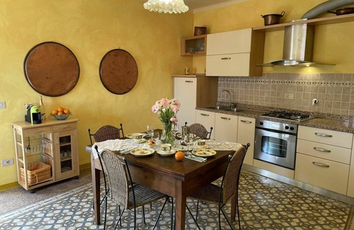Valloria Apartment | Nice apartment for 4 people with WIFI, TV and terrace