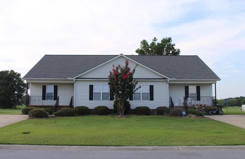 Greenville Apartment | Nice Apartment on a Golf Course!