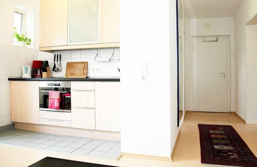 Zollstock Apartment | Nice, centrally located apartments in Cologne, streetcar stop in front of the door.