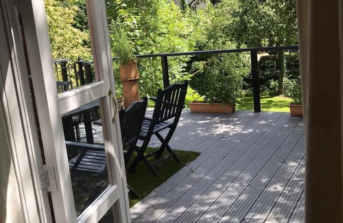 Rostrevor House | Nice double room and bathroom with own door access