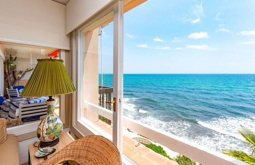 Sant Andreu de Llavaneres Apartment | Nice apartment for 6 people with pool, WIFI, TV and balcony