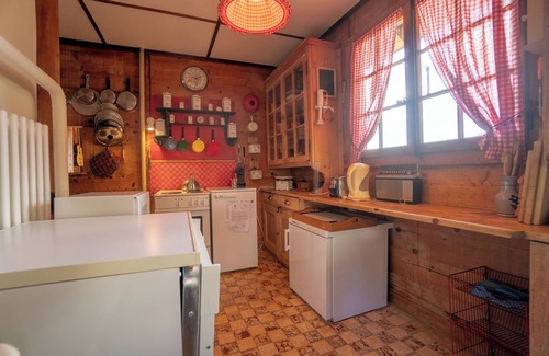 Les Posses-sur-Bex Ski Chalet | Nice family chalet located above the Gryon train station, 2 kilometers from the Place de la Barboleu