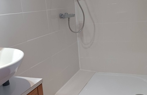 Digoin Apartment | Nice, functional air-conditioned apartment, close to the voie verte and PAL, 30 minutes away.