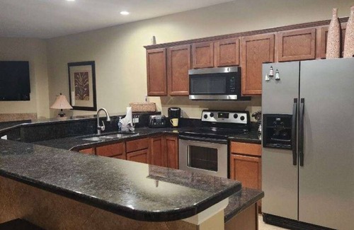Camdenton Condo | Nice, HOA POOL, dock