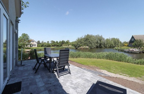 Makkum House | Nice holiday home with bubble bath