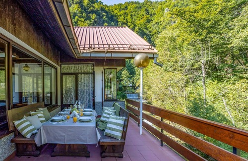 Cabar House | Nice home in Cabar with WiFi