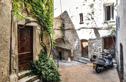Claviers House | Nice home in Claviers with 2 Bedrooms and WiFi