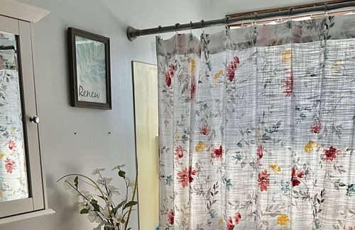 Duluth House | Nice home in Duluth near Superior trail and everything else.