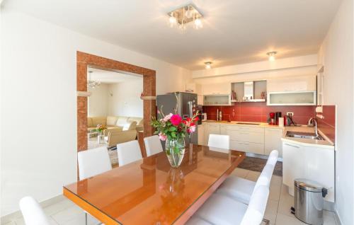 Dusina House | Nice Home In Dusina With Wifi
