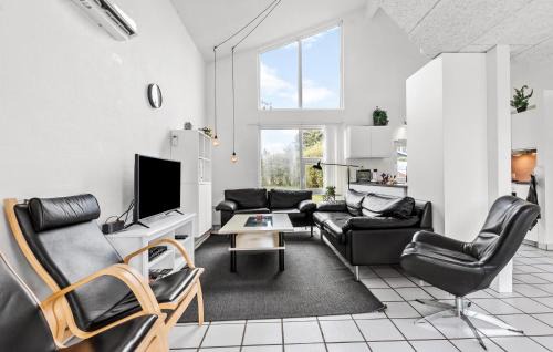 Øer Strand House | Nice Home In Ebeltoft With Sauna