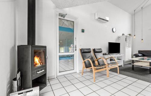 Øer Strand House | Nice Home In Ebeltoft With Sauna