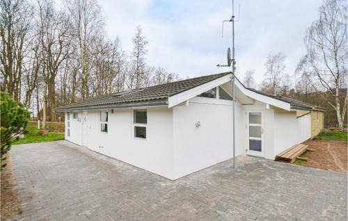 Egsmark Strand House | Nice Home In Ebeltoft With Kitchen