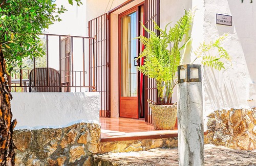 Estepa House | Nice home in Estepa with WiFi