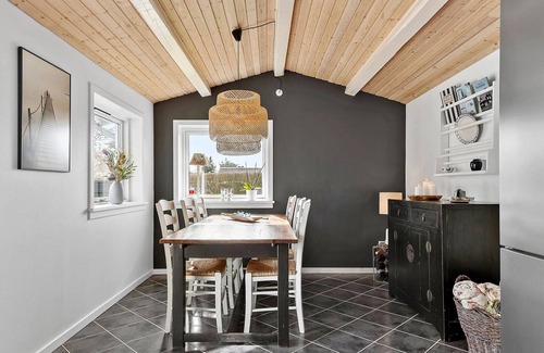 Udsholt House | Nice home in Græsted with WiFi