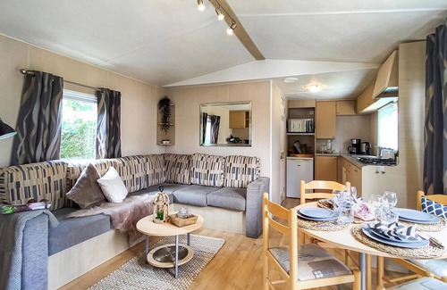 Heinkenszand House | Nice home in Heinkenszand with WiFi