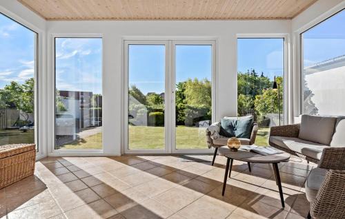 Logstor House | Nice Home In Løgstør With Wifi