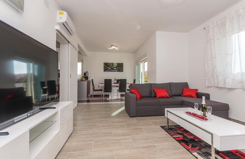 Murvica House | Nice home in Murvica with WiFi