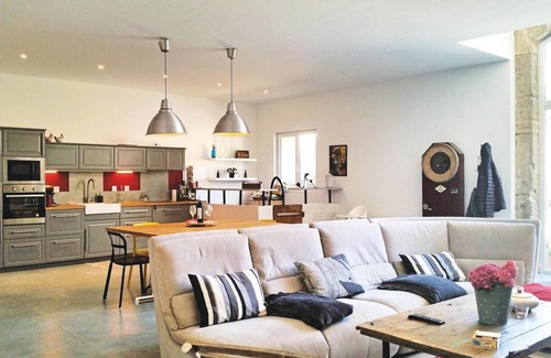 Narbonne House | Nice home in Narbonne with sauna