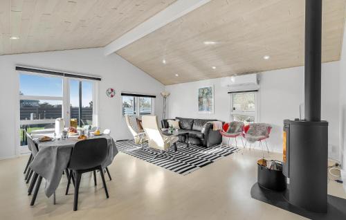 Sklskr House | Nice Home In Skælskør With Sauna