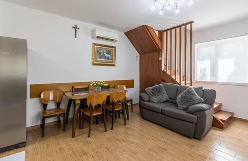 Solin House | Nice home in Solin with WiFi