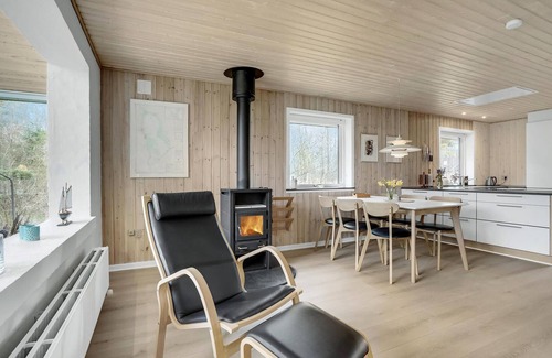 Skaven Strand House | Nice home in Tarm with WiFi