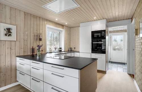 Skaven Strand House | Nice home in Tarm with WiFi