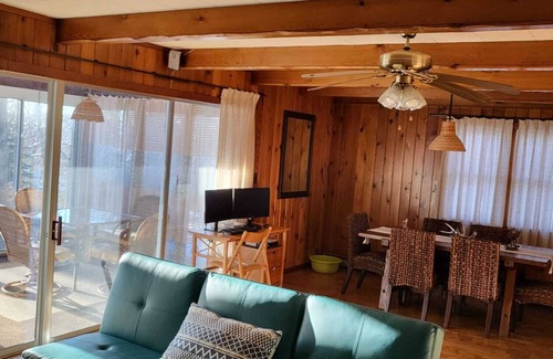 Hawley House | Nice house located in residential lake community, with modern amenities
