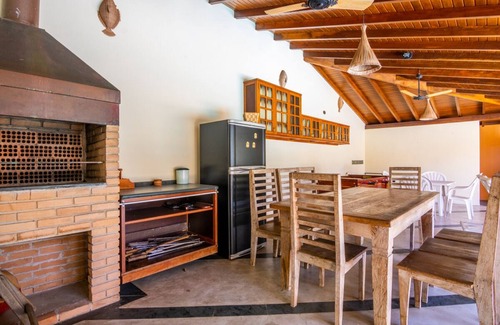 Centro Comercial House | Nice house with pool and barbecue!