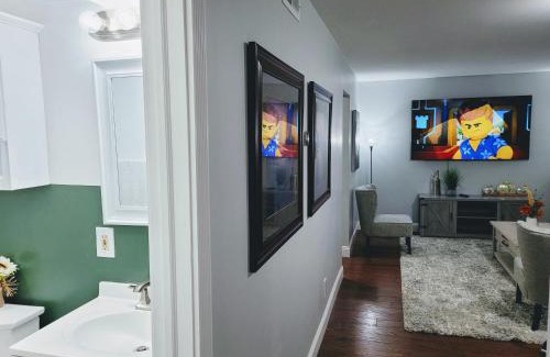 West Seneca House | Nice house with private parking, king bed fenced yard