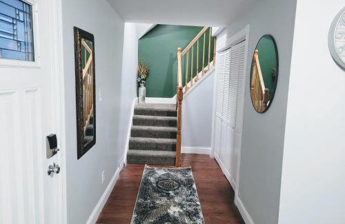 West Seneca House | Nice house with private parking, king bed fenced yard