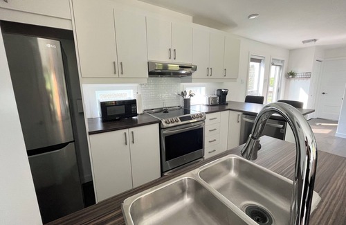 Ville-Marie House | Nice little house at the foot of the mountain